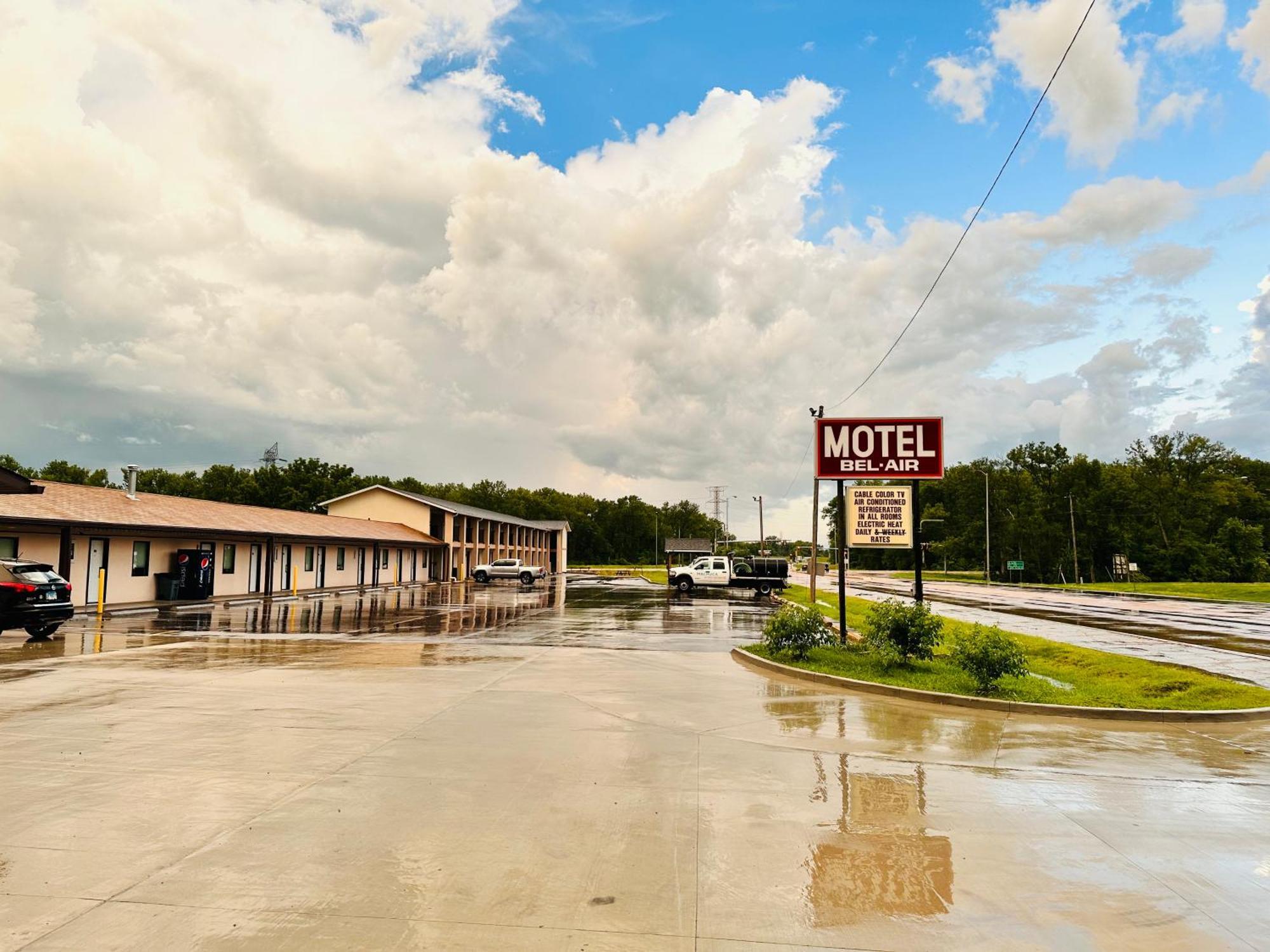 Bel Air Motel Wood River Экстерьер фото